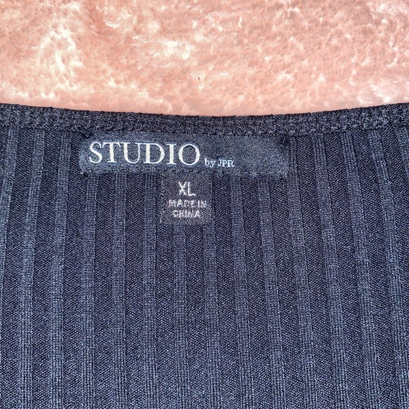 STUDIO brand new black t-shirt - Picture 2 of 6